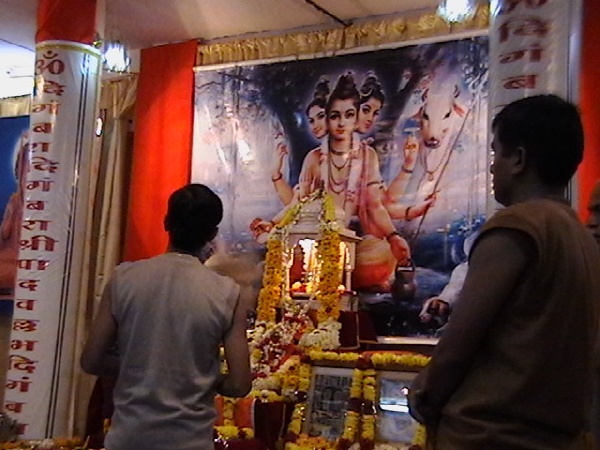 Tarak Taranekar on left, Balya Taranekar on Right. Morning prayers. Dec 23, 2007